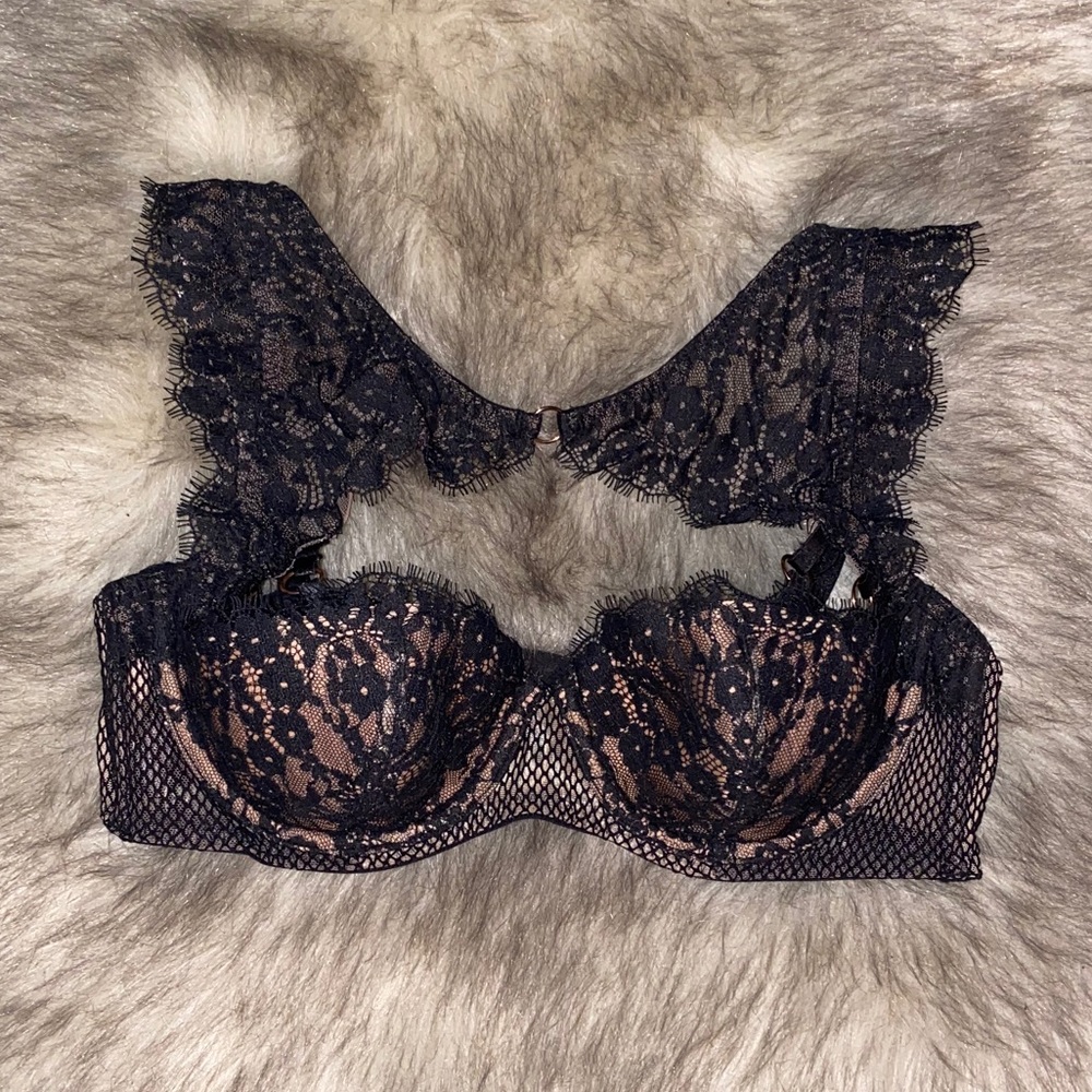 Victoria’s Secret 34C very sexy bra
